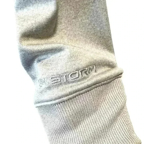 Under Armour Women's Hoodie.‎ - Picture 3 of 5